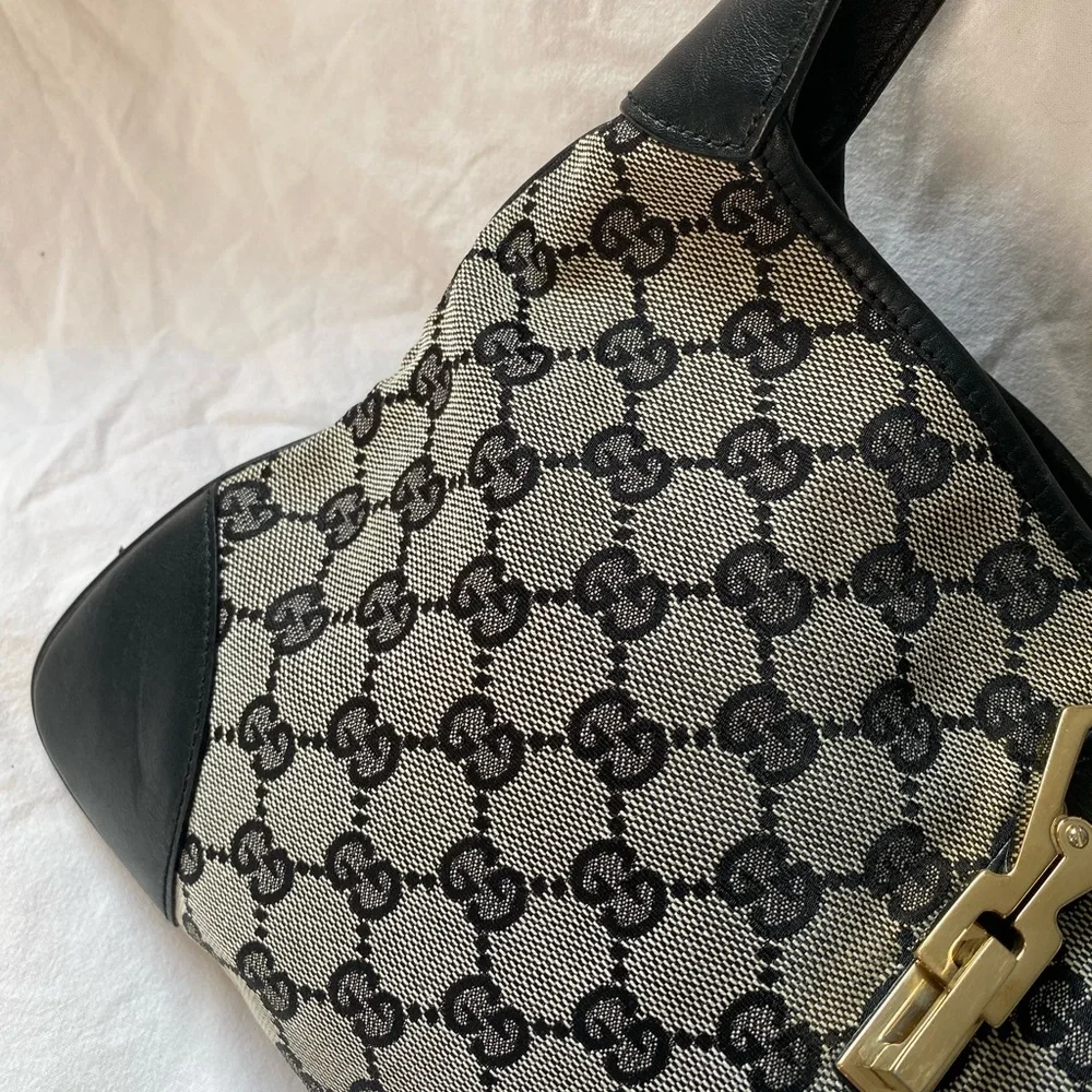 SOLD ⚠️Gucci Jackie Hobo - Picture 2 of 16